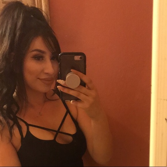 Meet your Posher, Iris - Picture 1 of 1